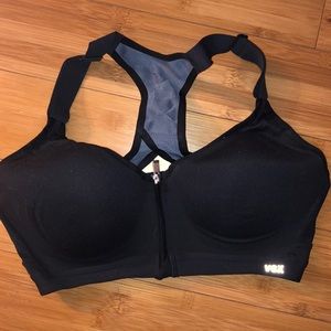 Victoria sport sports bra